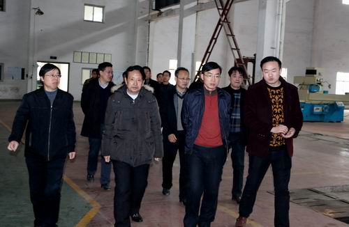 臨湘市委書記黃俊鈞一行到遠瑞立體停車設備考察調研